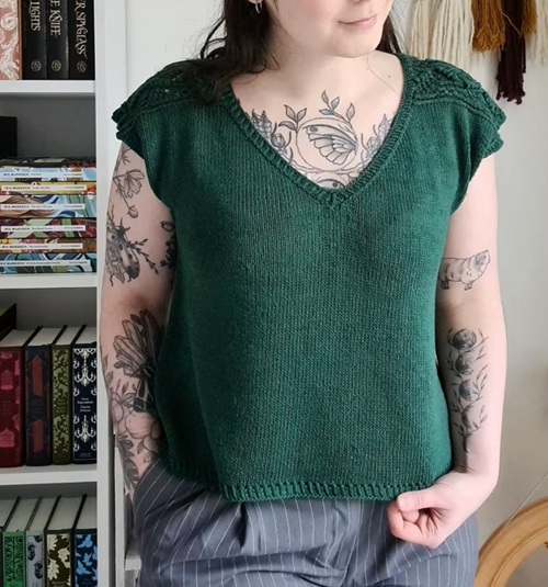 Knitted v-neck top free Patterns