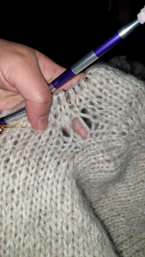 How To Fix A Hole In A Knitted Item