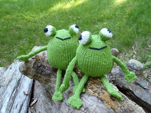Group of Frogs Free Knitting Patterns