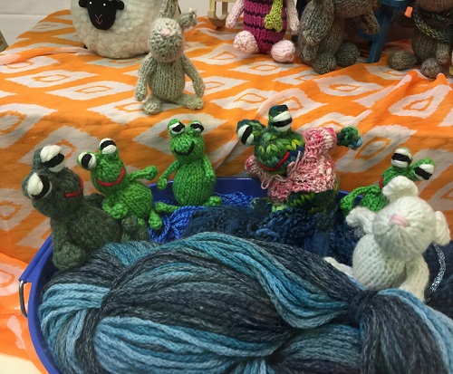 Group of Frogs Free Knitting Patterns 2
