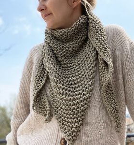 17 Knitted Triangle Scarf Free Patterns - Knit-Knit