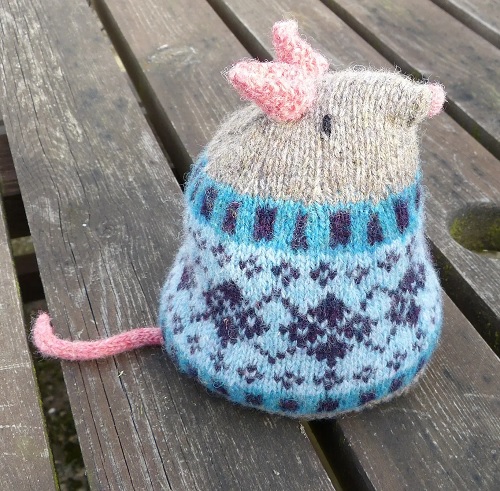 Knitted fair isle toys free patterns