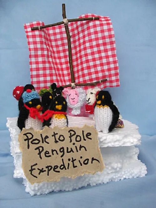 Knitted penguins