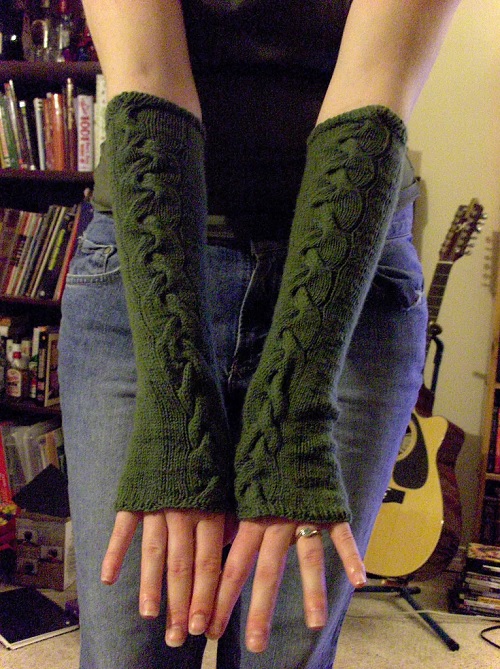 Green Cabled Arm Warmers