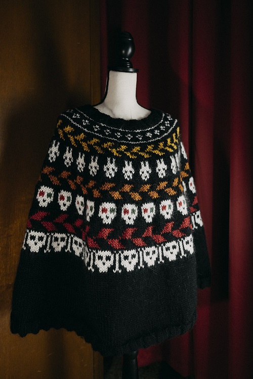 Trending Knitted poncho 1