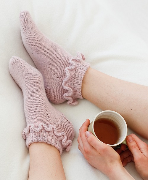 Knitted socks with flounce