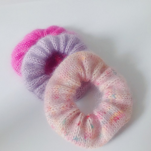 inspiring Knitted scrunchies 5