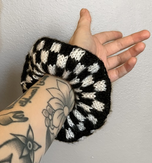 Knitted scrunchies 1