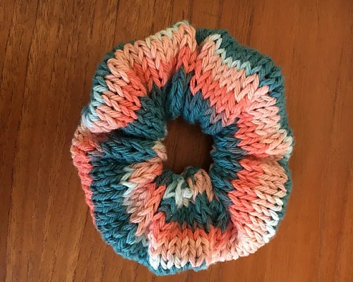 Knitted scrunchies 3