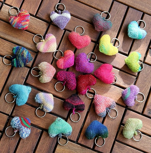knit cute hearts keychain