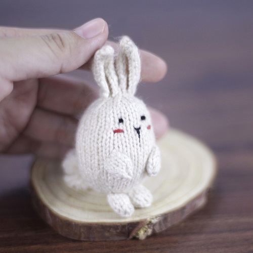 knitted bunny keyring