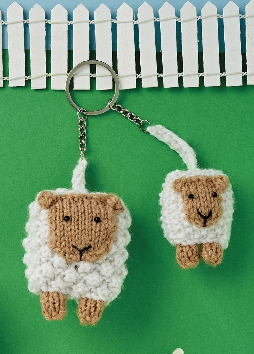 knitted sheep keychain