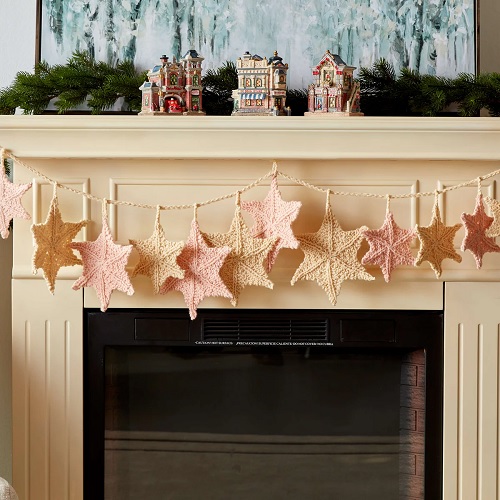 red-heart-knit-star-light-garland