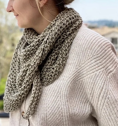 how-to-knit-an-easy-triangle-scarf