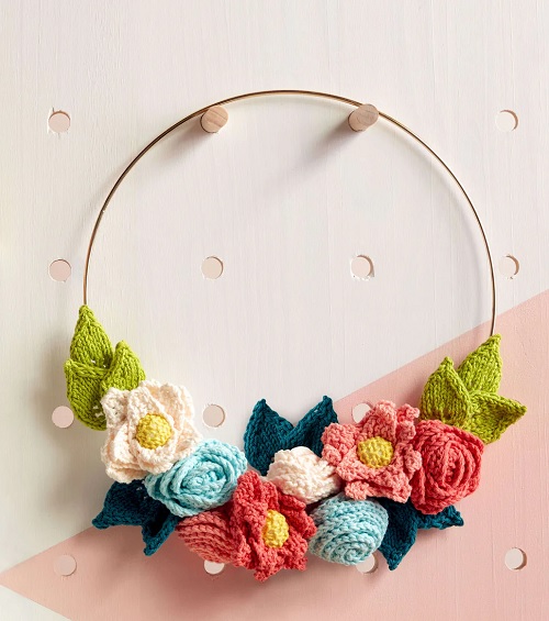 lily-sugarn-cream-in-bloom-knit-wreath