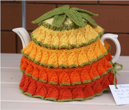 Knitted daffodil 4