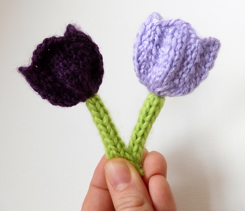 Knitted crocus 1