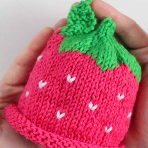 knitted Berry baby hat 1