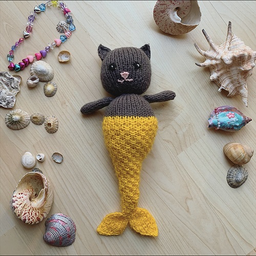 Knitted cute cat 3