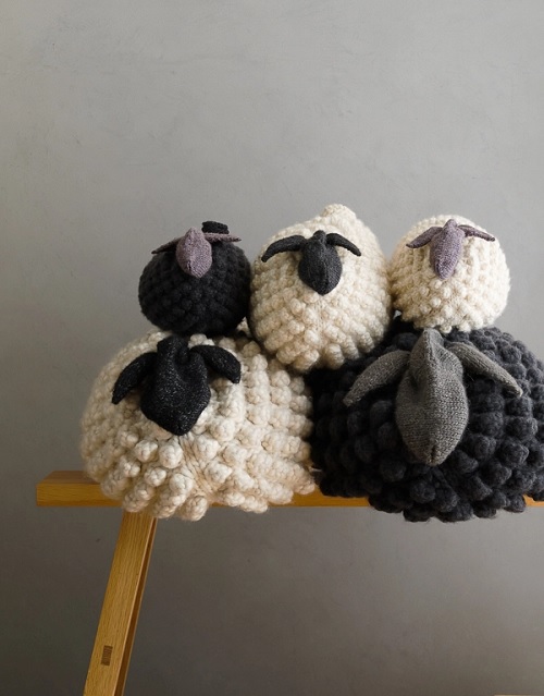 bobble-sheep-pillow-in-partridge