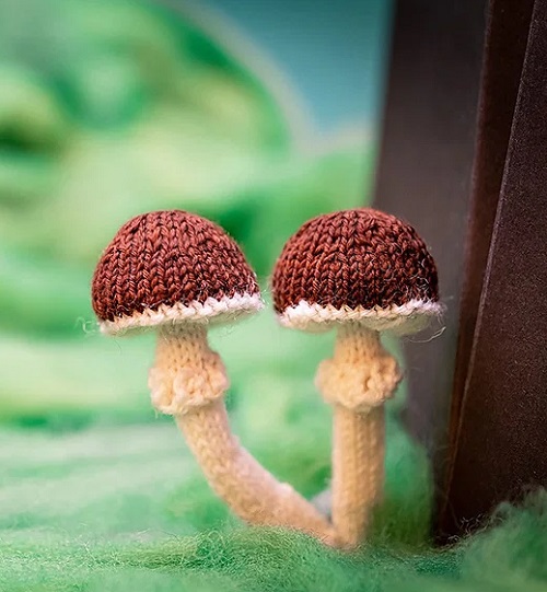 knitted Toadstool mushroom 3