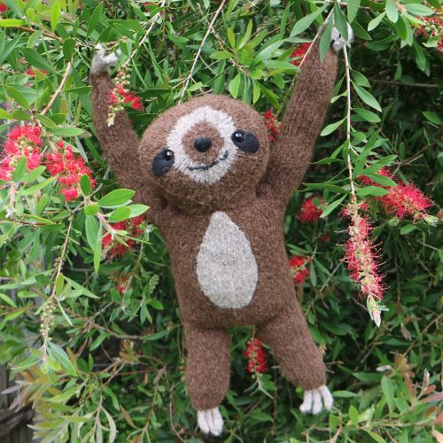 Knitted sloth 7