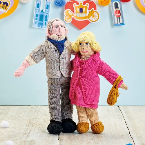 Knitted couple doll 4