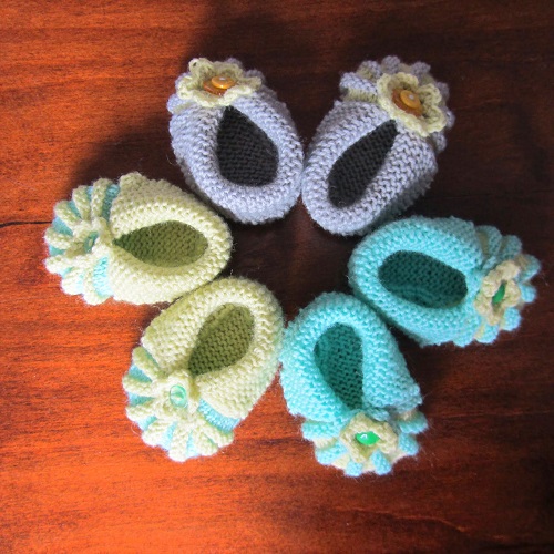 knitted Floral baby booties 1