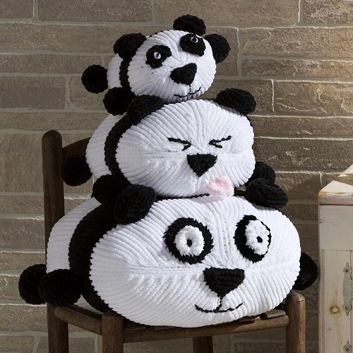 Knitted panda 1