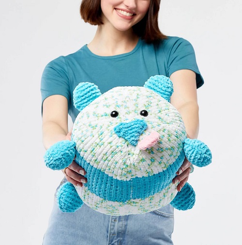 Knitted panda 3