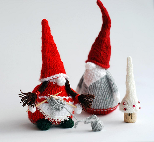 Knitted couple doll 5