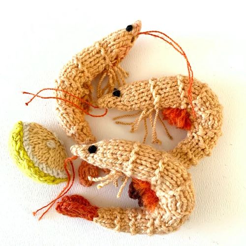 Knitted toy shrimp 4
