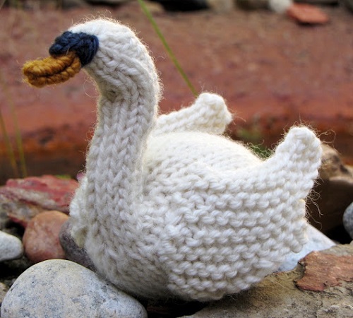 Knitted Swan Free Patterns 1
