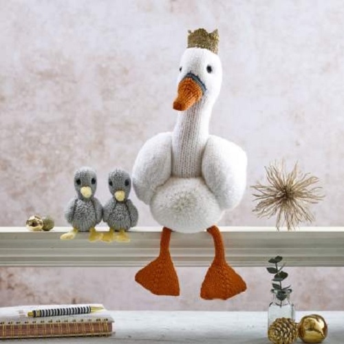 DIY Knitted Swan 3