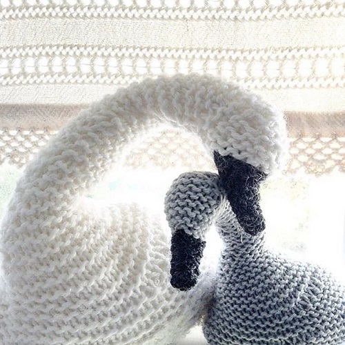 Knitted Swan 