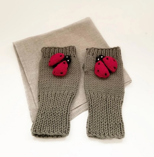 Knitting Ladybug Fingerless Gloves Pattern 2