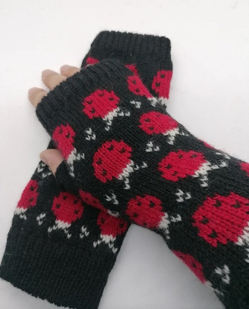 Knitting Fingerless Gloves