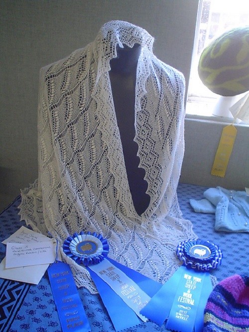 Knitting Lily of the Valley shawl 1