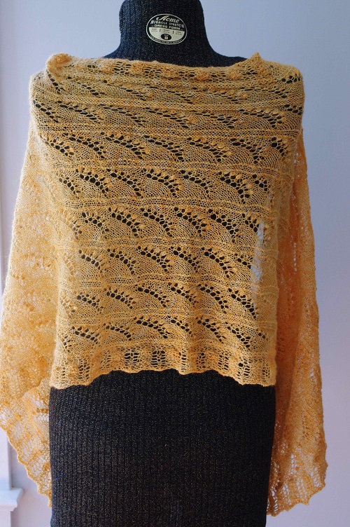 Knitting Lily of the Valley shawl 2