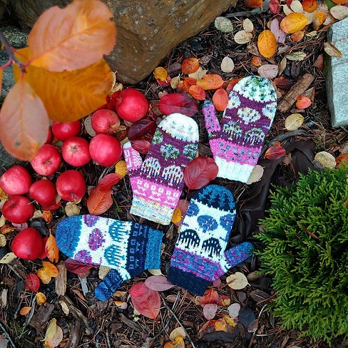 Spooky Mittens for Halloween 2