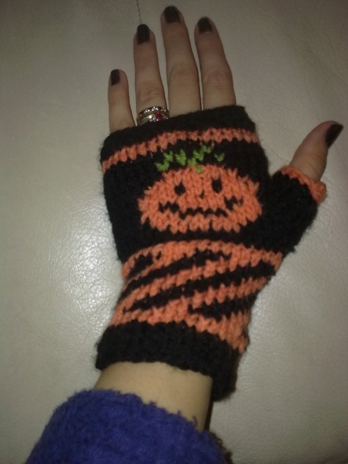 knitting Halloween Mittens free pattern