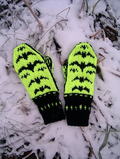 knitting Halloween Mittens free pattern 4