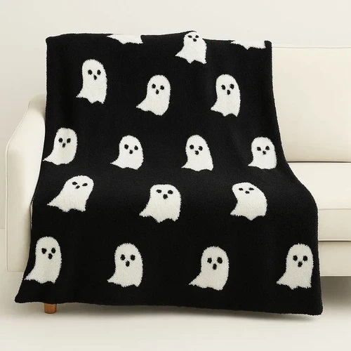 Knitted ghost Blanket
