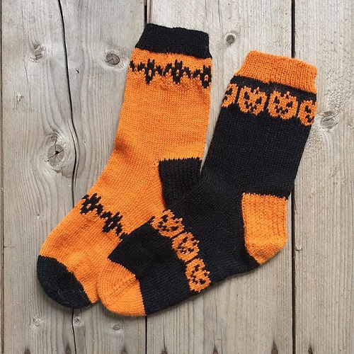 knitted halloween socks free pattern 1
