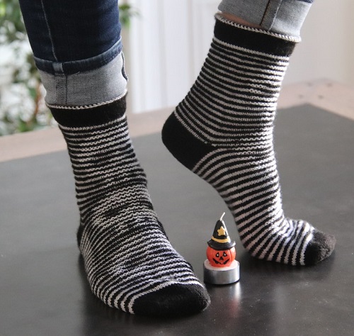 knitted ghost socks 3