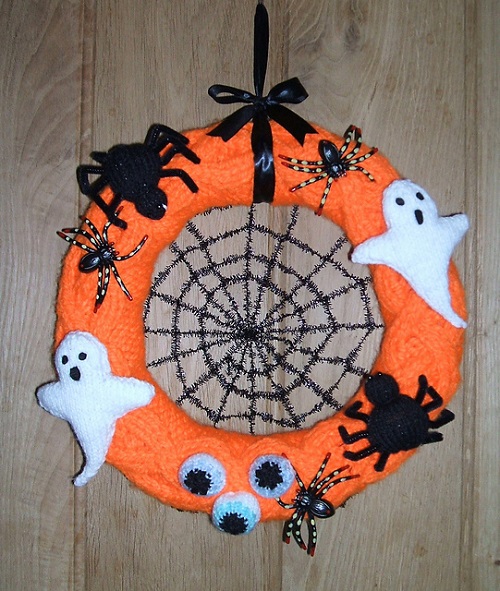 Knitted Halloween Wreath 1