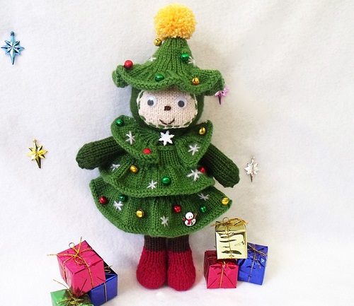 Knitted Christmas Tree Doll 2