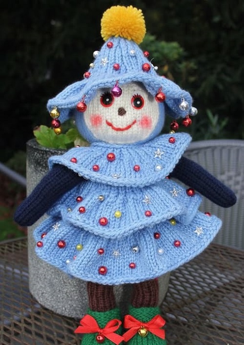 Knitted Christmas Tree Doll 3