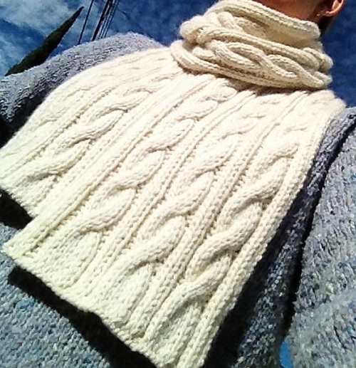 Knitting Milky White Cables Scarf 1
