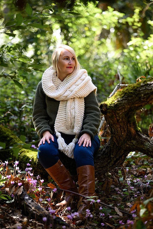Knitting Milky White Cables Scarf 2